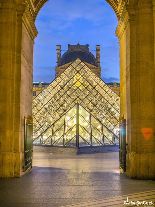 Le Louvre de nuit