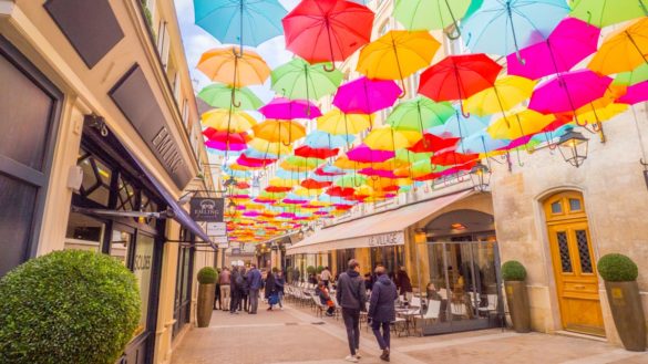 Umbrella Sky Project au Village Royal à Paris