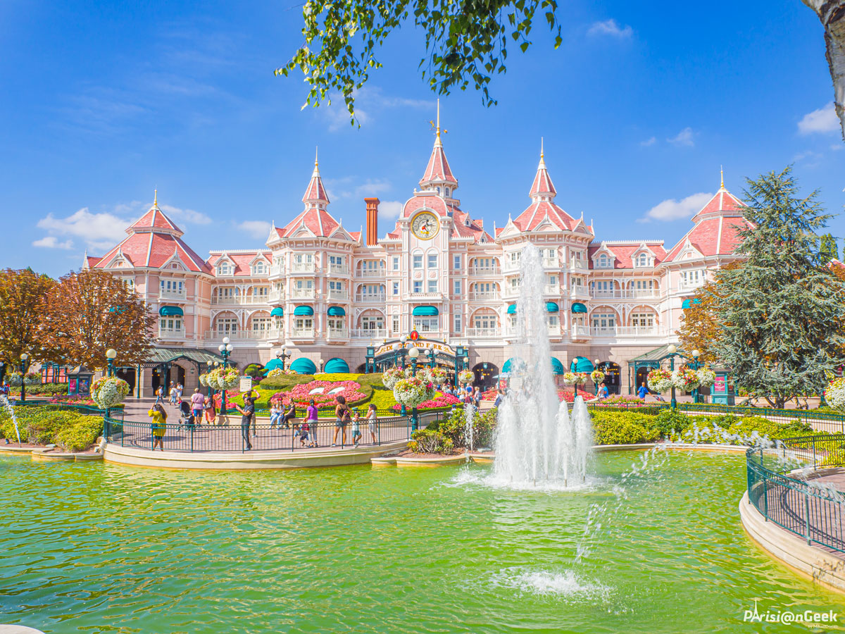 Entrée de Disneyland Paris avec le Disney Hôtel