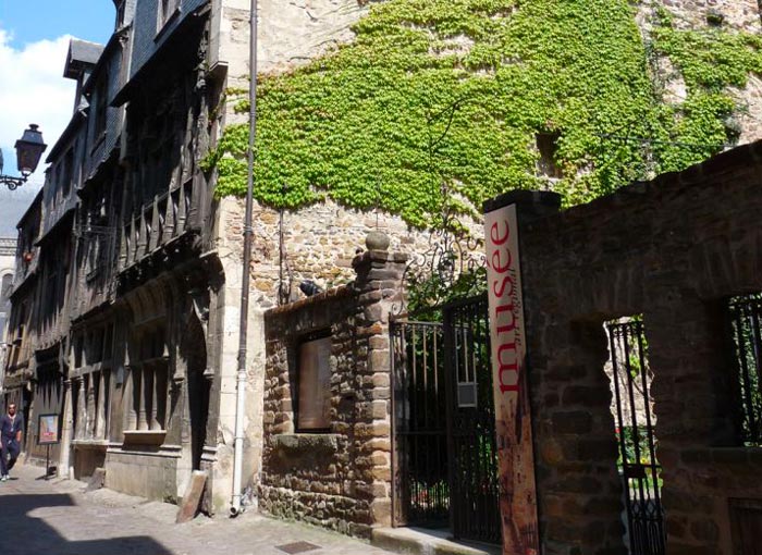 Entrée du Musée de la Reine Bérengère